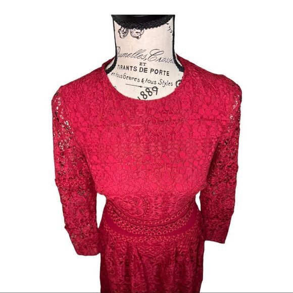 ASOS DESIGN long sleeve midi dress in lace with circle trim details in berry - Picture 5 of 10